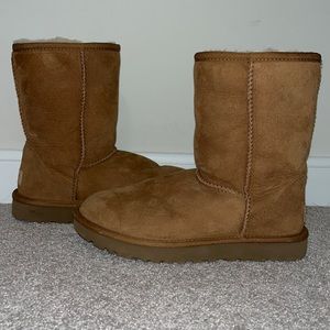 UGG Classic Short, Size 7, Color: Chestnut